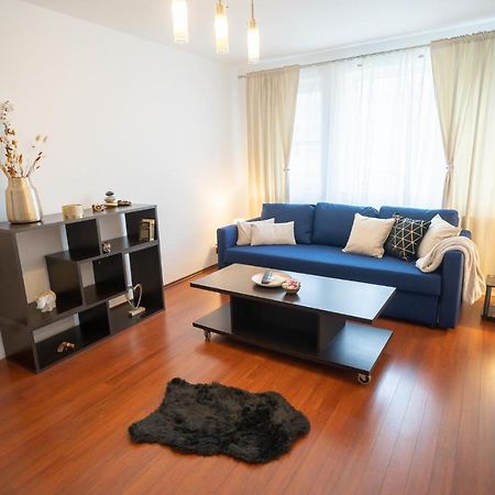 Spacious 2Br Dristor Apartment Бухарест Екстер'єр фото