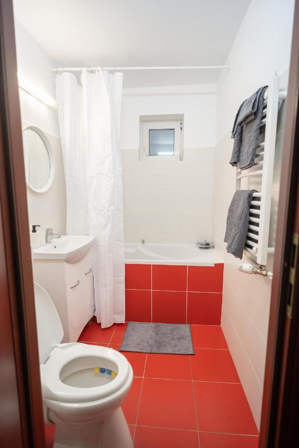 Spacious 2Br Dristor Apartment Бухарест Екстер'єр фото